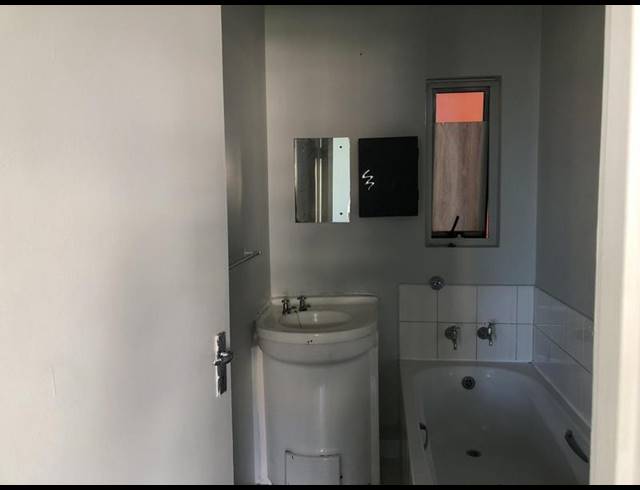 1 BEDROOM PROPERTY TO RENT IN AMALINDA